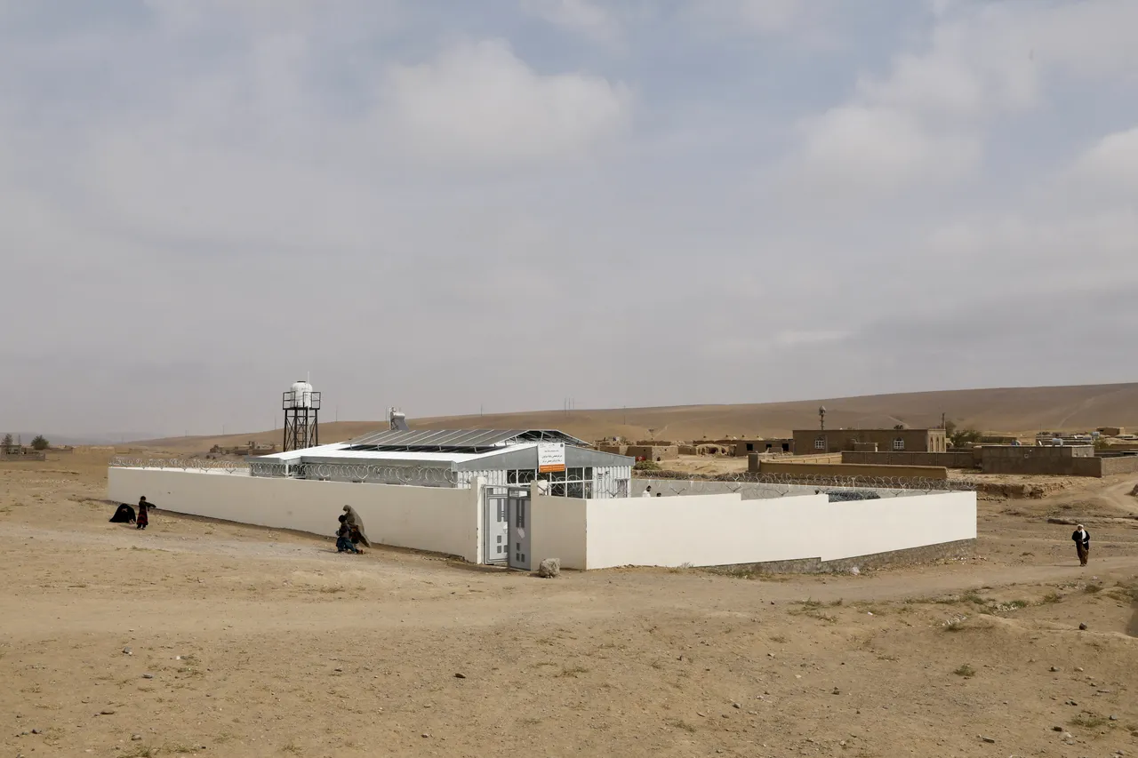 نگرانی سازمان جهانی بهداشت از احتمال توقف فعالیت بیش از ۲۲۰ مرکز درمانی در افغانستان